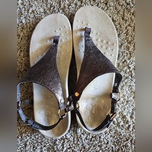 Vionic Toe Post Sandals
